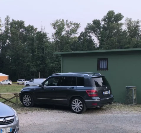 Tirane, shes SUV | Xhip Mercedes Glk220 Nafte, gri e erret automatik Klima 320.000 km 7.000 €