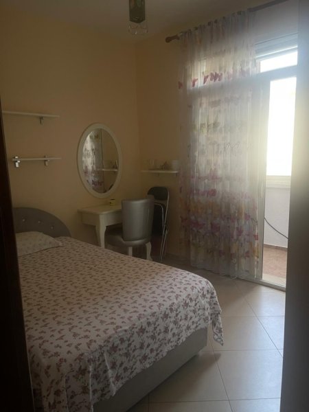 Durres, jepet me qera apartament 2+1+Aneks+Ballkon Kati 3, 90 m² 300 € (Muzeum)
