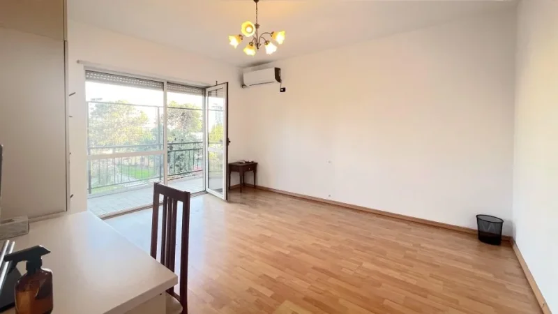 Tirane, jepet me qera ambjent biznesi Kati 4, 150 m² 1.350 € (Ambasada Amerikane)