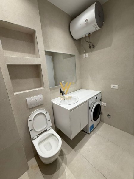 Tirane, jepet me qera apartament 1+1+Ballkon Kati 8, 50 m² 450 € (ASTIR)
