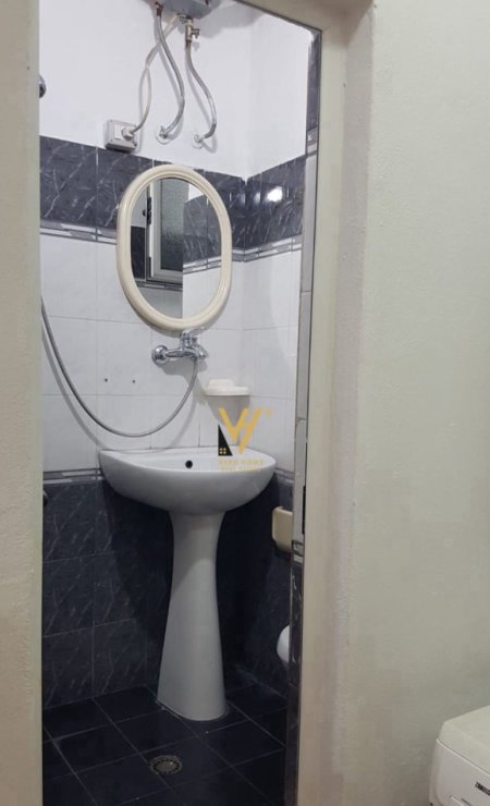 Tirane, jepet me qera apartament Kati 2, 40 m² 320 € (RRUGA E DIBRES)