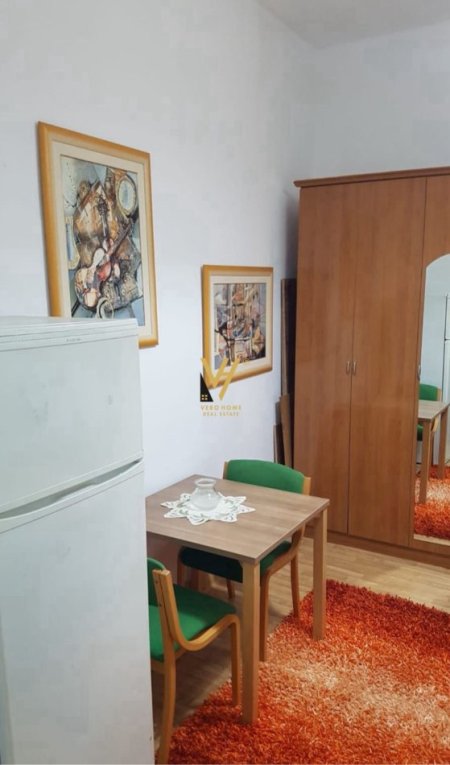Tirane, jepet me qera apartament Kati 2, 40 m² 320 € (RRUGA E DIBRES)