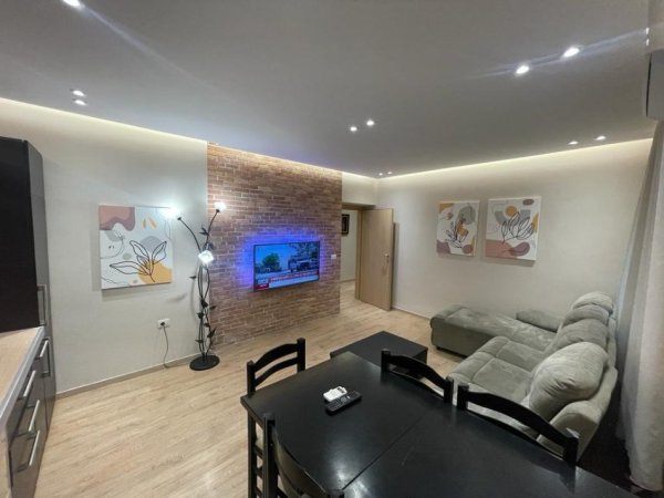 Tirane, jepet me qera apartament 2+1 Kati 3, 74 m² 550 € (Rruga e Elbasanit)