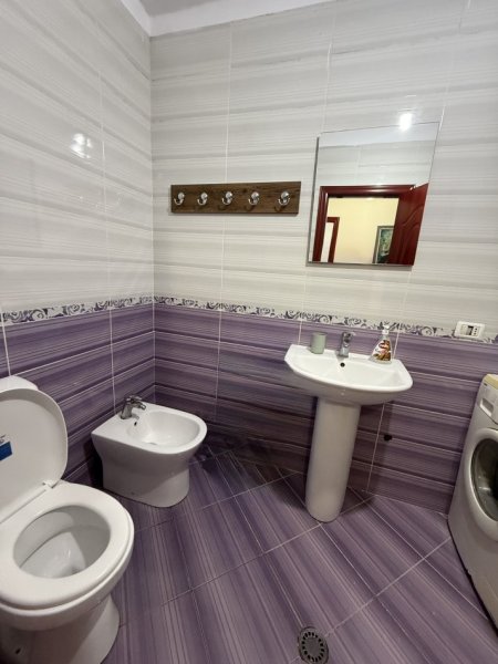 Tirane, jepet me qera apartament 1+1 Kati 8, 75 m² 400 € (Mikel Marubi)