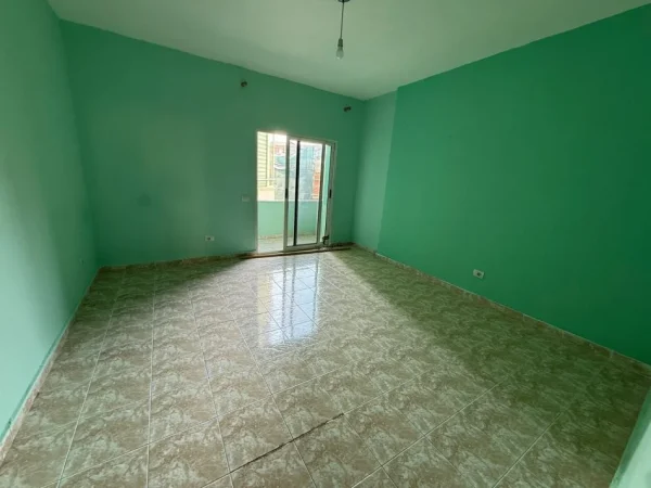 Tirane, shitet apartament 3+1+Ballkon Kati 3, 120 m² 270.000 € (KOMUNA E PARISIT)