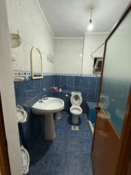 Tirane, shitet apartament 3+1+Ballkon Kati 3, 120 m² 270.000 € (KOMUNA E PARISIT)