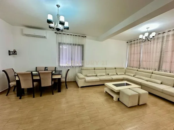 Tirane, jepet me qera apartament 2+1 Kati 1, 100 m² 600 € (Kompleksi Grande)