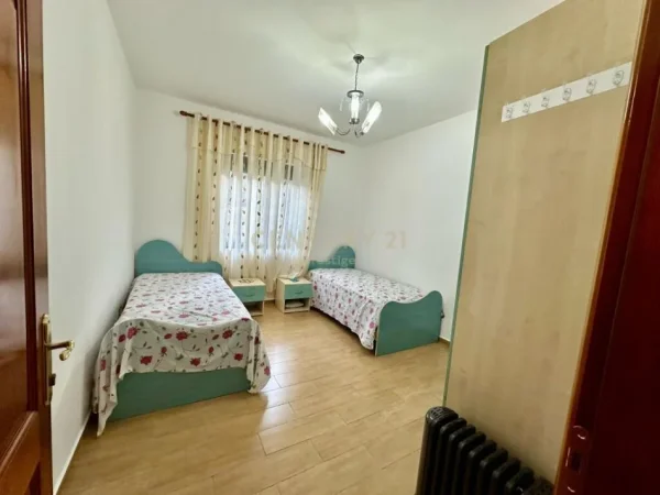 Tirane, jepet me qera apartament 2+1 Kati 1, 100 m² 600 € (Kompleksi Grande)