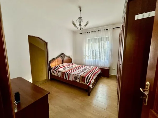 Tirane, jepet me qera apartament 2+1 Kati 1, 100 m² 600 € (Kompleksi Grande)