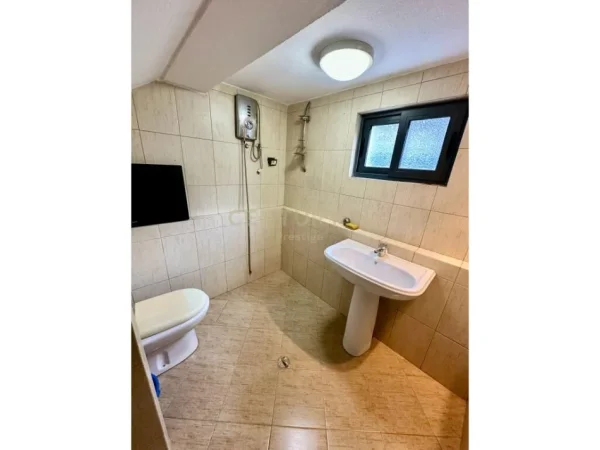 Tirane, jepet me qera apartament 2+1 Kati 1, 100 m² 600 € (Kompleksi Grande)