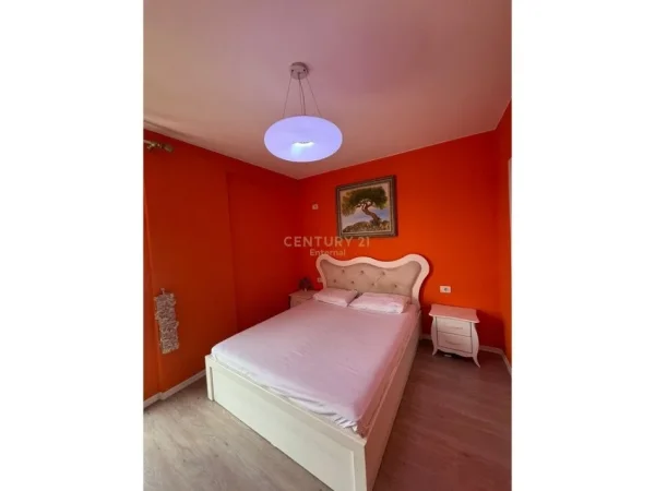 Tirane, jepet me qera apartament 2+1 Kati 6, 94 m² 650 € (Ali Dem)