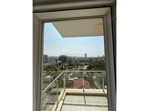 Tirane, jepet me qera apartament 2+1 Kati 6, 94 m² 650 € (Ali Dem)