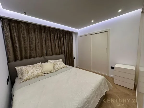 Tirane, jepet me qera apartament 1+1 Kati 5, 81 m² 850 € (Qender)