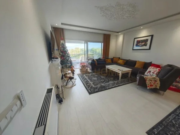 Tirane, shitet apartament 2+1 Kati 1, 111 m² 240.000 € (Liqeni i Thate)