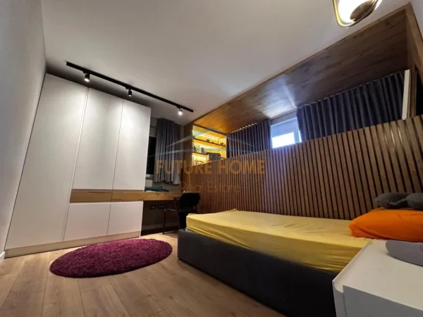 Tirane, shitet apartament 4+1+Ballkon Kati 1, 320 m² 800.000 € (KOPESHTI BOTANIK)