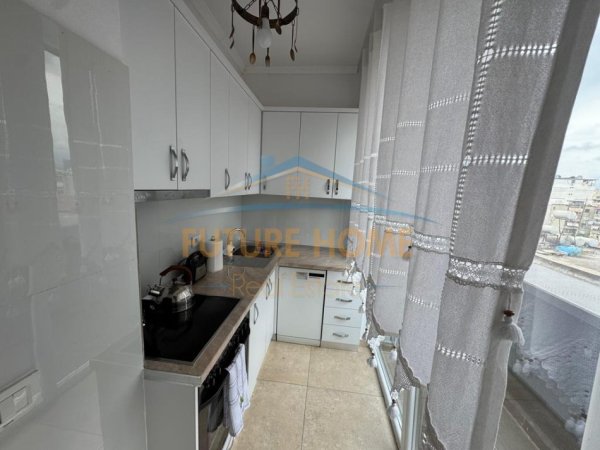 Tirane, jepet me qera apartament 1+1 Kati 5, 85 m² 800 € (Rruga e Durresit)