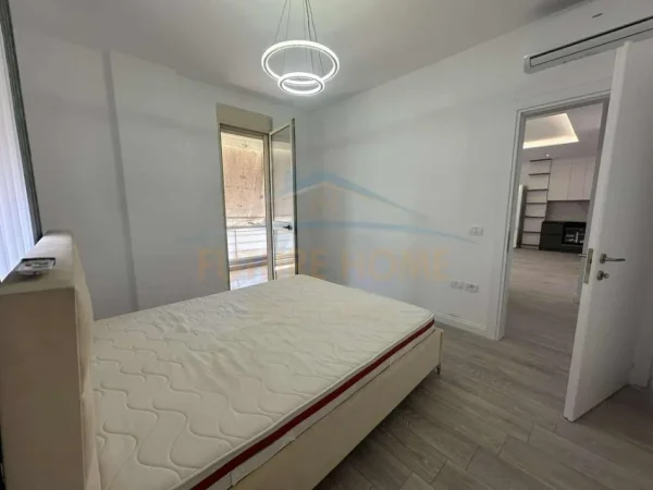 Tirane, shitet apartament 2+1 Kati 8, 84 m² 135.000 € (Unaza e Re)