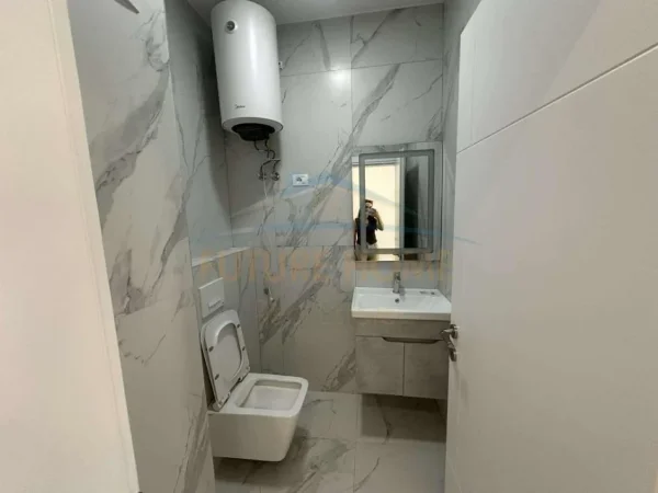 Tirane, shitet apartament 2+1 Kati 8, 84 m² 135.000 € (Unaza e Re)