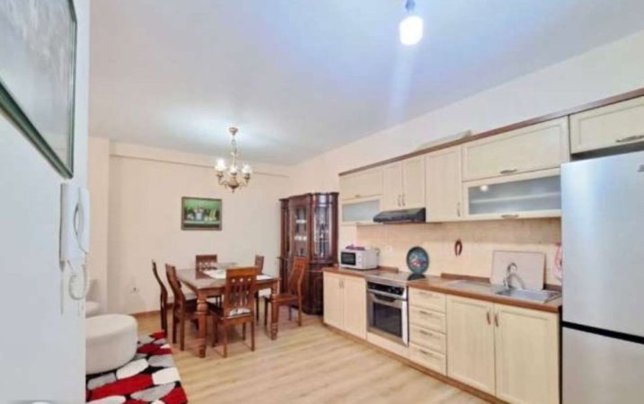 Tirane, jepet me qera apartament 2+1 Kati 9, 104 m² 650 € (Rruga e Kavajes)