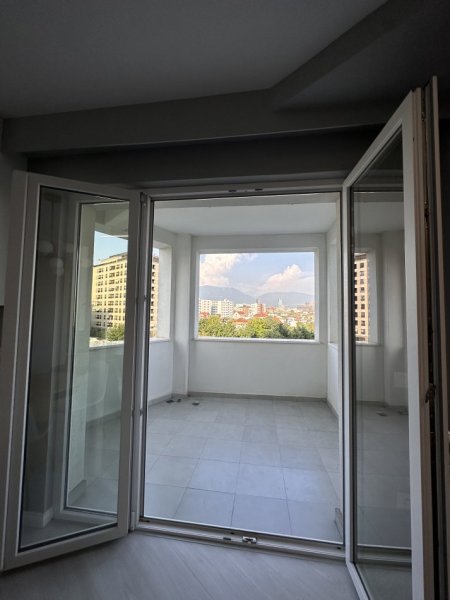 Tirane, jepet me qera apartament 1+1+Ballkon Kati 3, 70 m² 550 € (River Residence Astir)