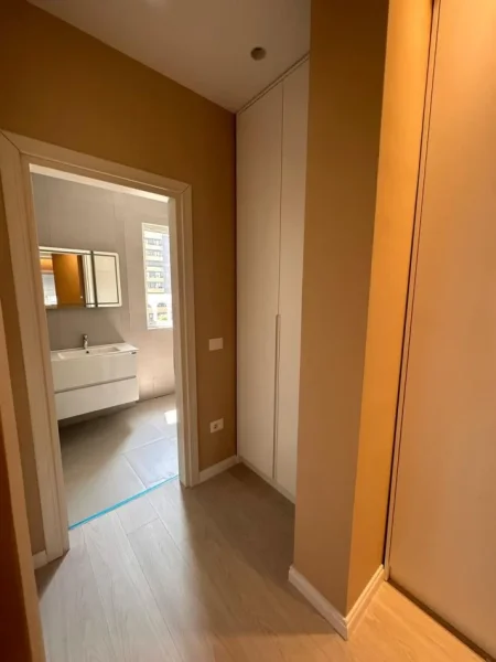 Tirane, jepet me qera apartament 2+1+Ballkon Kati 2, 117 m² 750 € (River Residence)