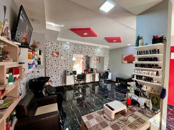 Tirane, shitet ambjent biznesi Kati 0, 33 m² 60.000 € (Ali Demi - Tiranë)