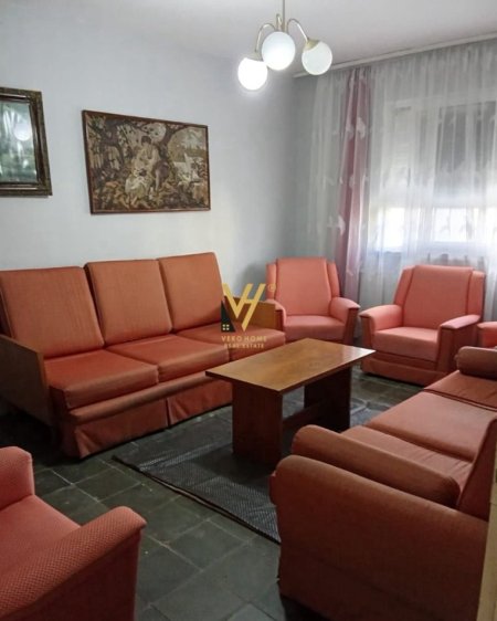 Tirane, jepet me qera apartament 2+1+Ballkon Kati 4, 75 m² 450 € (OXHAKU)