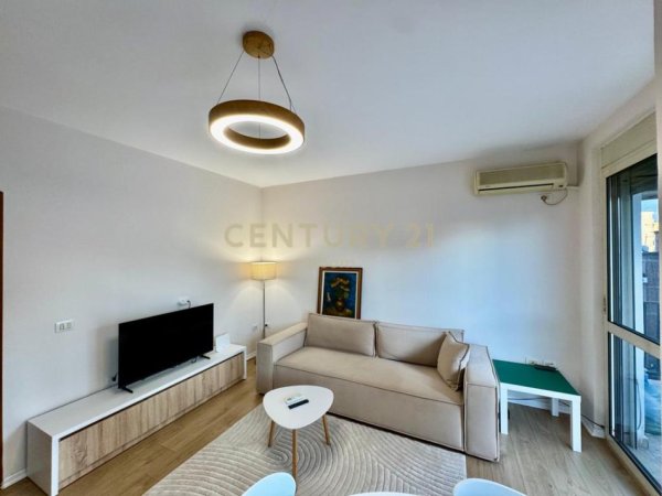 Tirane, jepet me qera apartament 1+1 Kati 5, 75 m² 750 € (RRUGA KAVAJËS)
