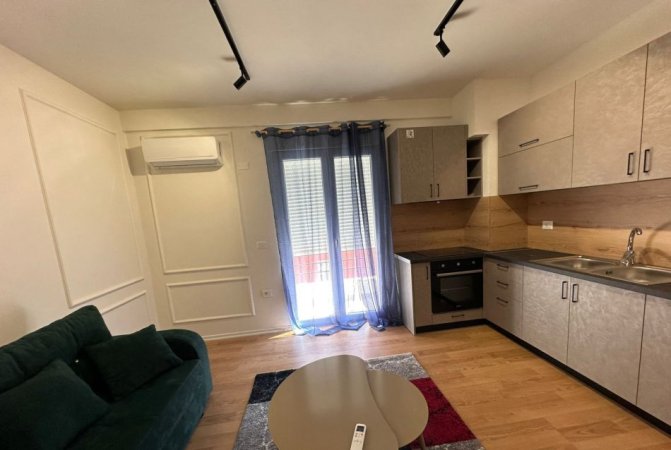 Tirane, jepet me qera apartament 1+1+Ballkon Kati 3, 70 m² 550 € (Rruga David Selenica)
