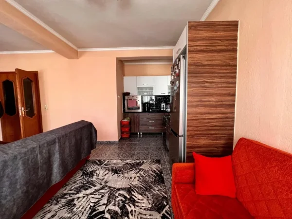 Korce, shitet shtepi 3+1+Ballkon Kati 2, 220 m² 165.000 € (“Rr.Koli Ceku” - Korce)