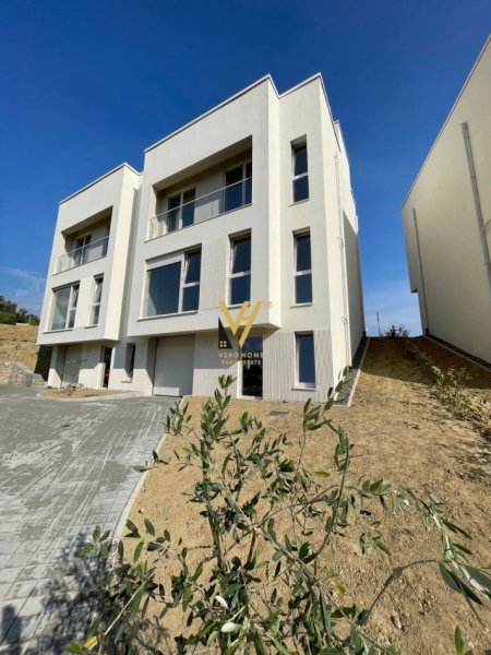 Tirane, jepet me qera Vile 2 Katshe Kati 0, 196 m² 1.200 € (FARKE)