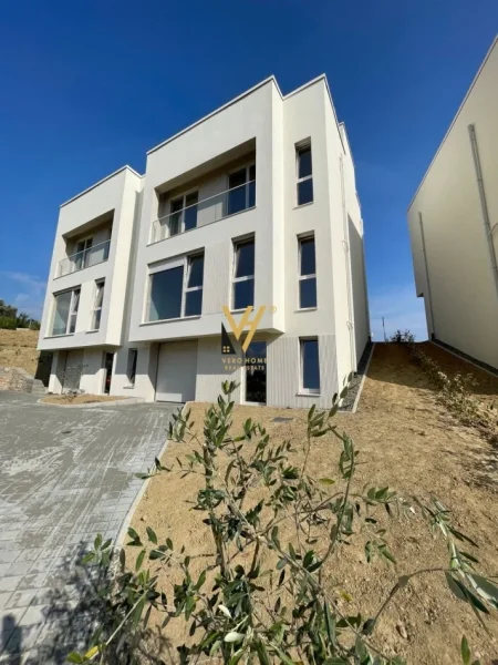 Tirane, jepet me qera Vile 2 Katshe Kati 0, 196 m² 1.200 € (FARKE)