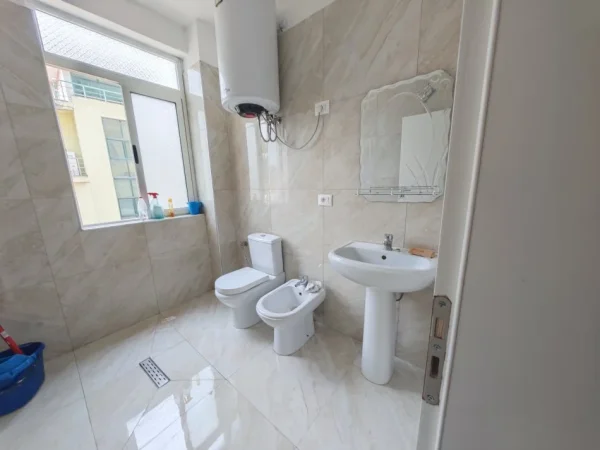 Tirane, shitet apartament 2+1 Kati 3, 98 m² 171.000 € (QSUT SPITALI NEN TEREZA)