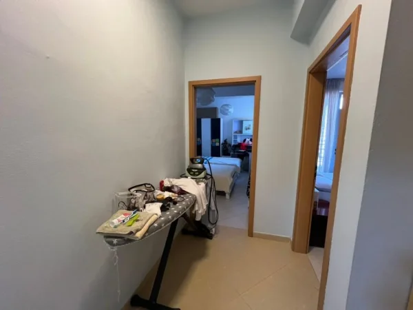 Tirane, shitet apartament 2+1+Ballkon Kati 5, 120 m² 230.000 € (Rruga e Kavajes, prane Globe)