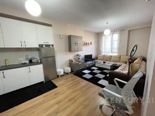 Tirane, jepet me qera apartament 1+1 Kati 3, 60 m² 450 € (REZIDENCA TURDIU ISH FUSHA AVIACIONIT)