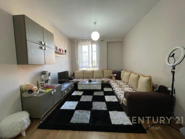 Tirane, jepet me qera apartament 1+1 Kati 3, 60 m² 450 € (REZIDENCA TURDIU ISH FUSHA AVIACIONIT)