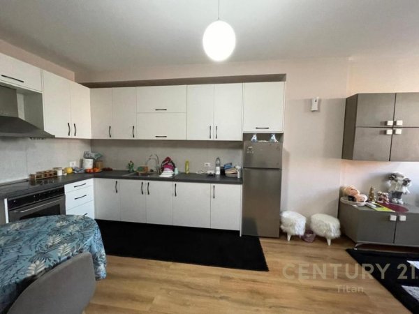 Tirane, jepet me qera apartament 1+1 Kati 3, 60 m² 450 € (REZIDENCA TURDIU ISH FUSHA AVIACIONIT)