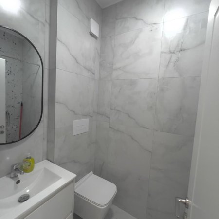 Tirane, jepet me qera apartament 1+1+Ballkon Kati 9, 70 m² 650 € (River Residence)