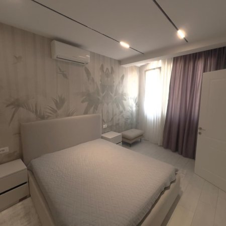 Tirane, jepet me qera apartament 1+1+Ballkon Kati 9, 70 m² 650 € (River Residence)
