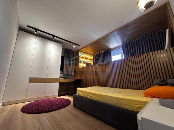 Tirane, shitet apartament 4+1 Kati 1, 220 m² 800.000 € 