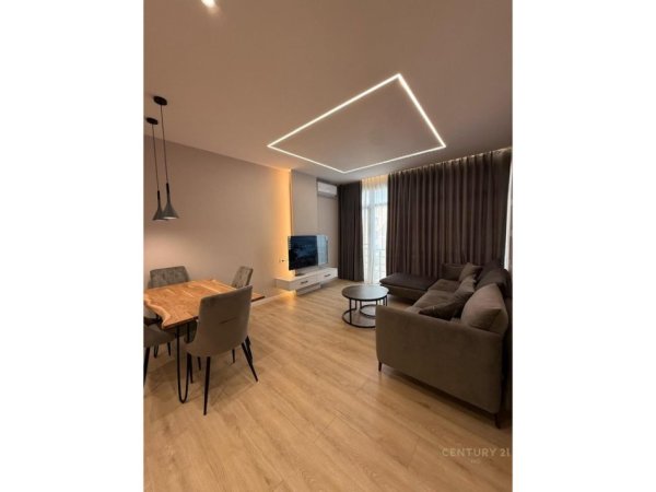Tirane, jepet me qera apartament 1+1 Kati 8, 90 m² 500 € (Yzberisht)