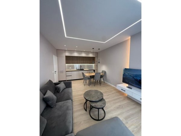 Tirane, jepet me qera apartament 1+1 Kati 8, 90 m² 500 € (Yzberisht)