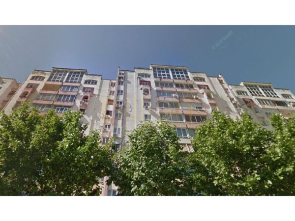 Tirane, jepet me qera 1+1 , 60 m² 480 € (Laprake)