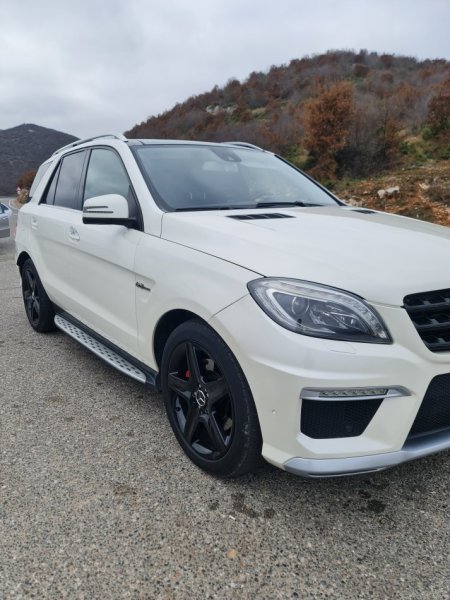 Tirane, shitet makine Mercedez benz ML Look AMG Nafte, e bardhë automatik Klima 18.000 €