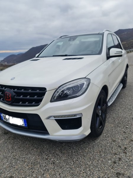 Tirane, shitet makine Mercedez benz ML Look AMG Nafte, e bardhë automatik Klima 18.000 €