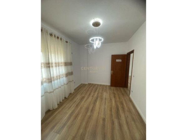 Tirane, shitet apartament 1+1 Kati 5, 55 m² 85.000 € (Kombinat-Fabrika e Qelqit)