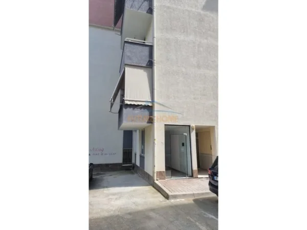 Tirane, shitet ambjent biznesi Kati 0, 16 m² 32.000 € (Fresku)