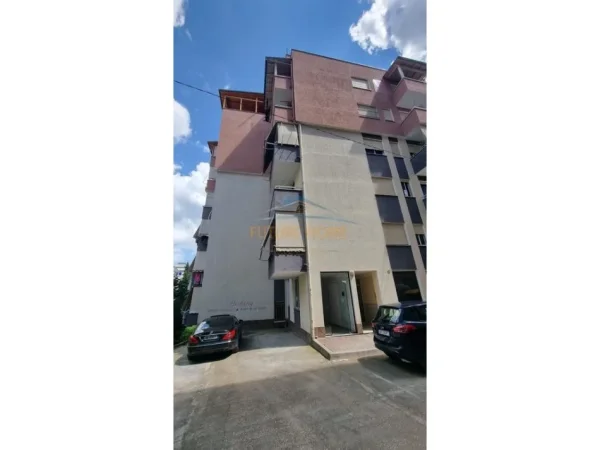 Tirane, shitet ambjent biznesi Kati 0, 16 m² 32.000 € (Fresku)