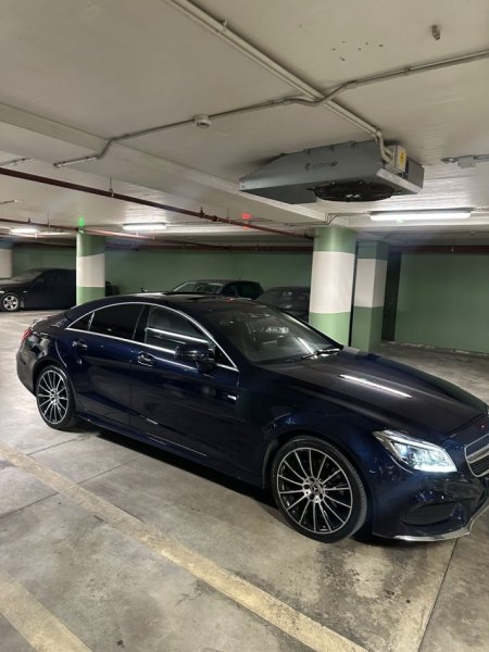 Tirane, shes makine Nafte, blu e errët automatik Klima 21.500 €