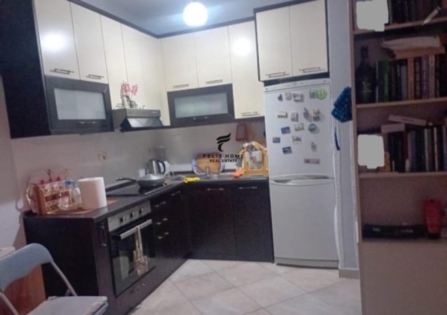 Tirane, jepet me qera apartament 1+1+Ballkon Kati 2, 60 m² 400 € (YZBERISHT)